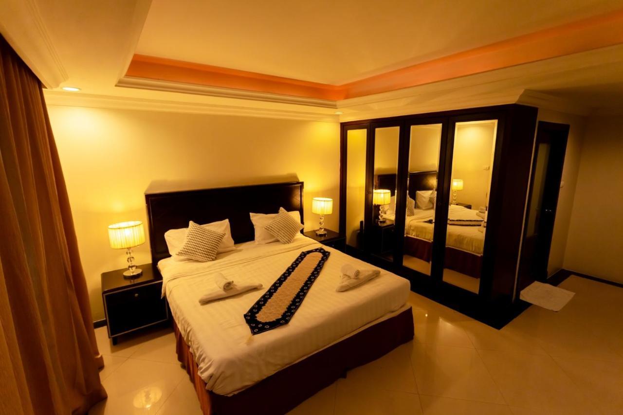 פאטאיה Ivory Palace Hotel מראה חיצוני תמונה