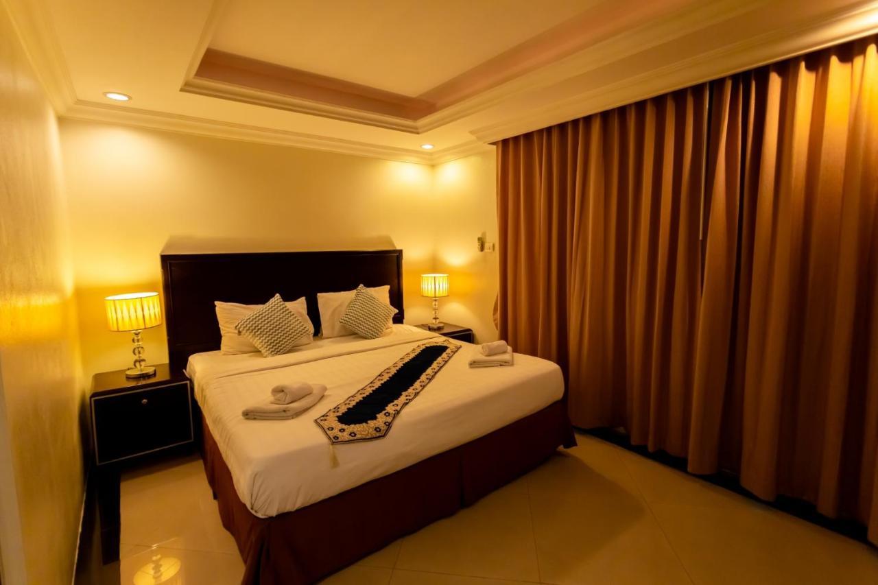 פאטאיה Ivory Palace Hotel מראה חיצוני תמונה