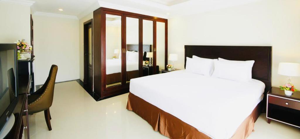 פאטאיה Ivory Palace Hotel מראה חיצוני תמונה