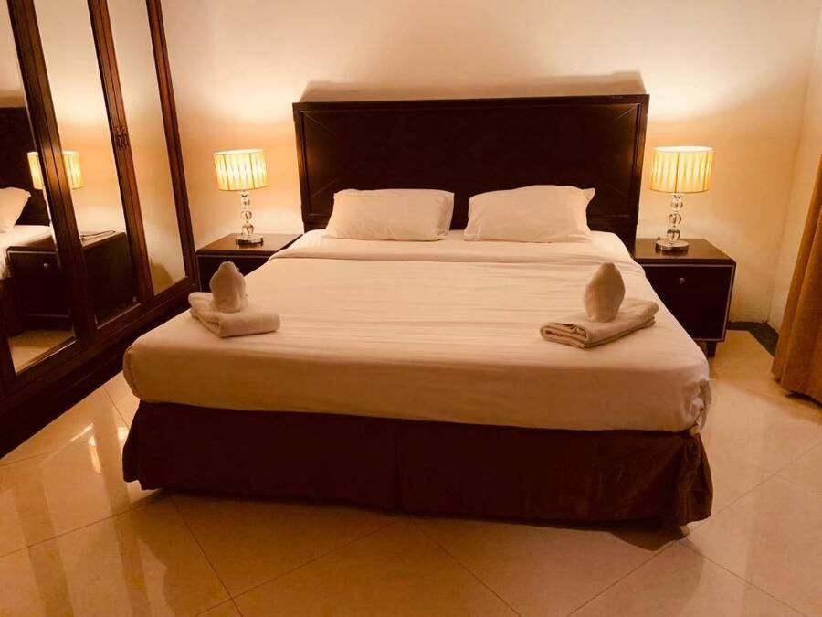 פאטאיה Ivory Palace Hotel מראה חיצוני תמונה