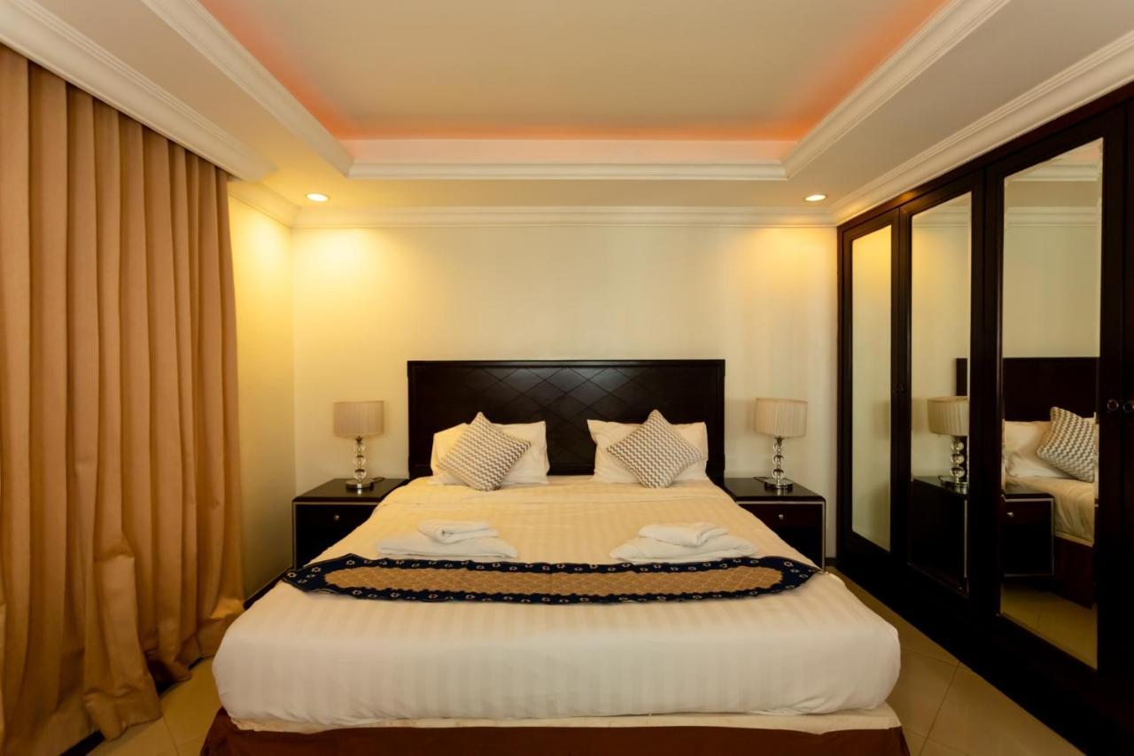 פאטאיה Ivory Palace Hotel מראה חיצוני תמונה